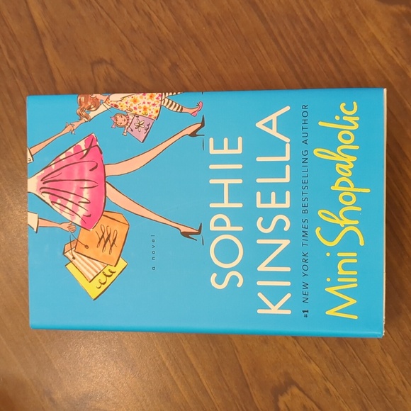 Other - Sophie Kinsella 'Mini Shopaholic' Novel-Hardcover